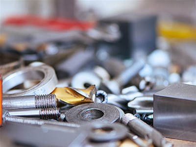 為設(shè)備選擇性能最佳的 電子連接器 ，應(yīng)該考慮連接的設(shè)備接口類(lèi)型，并確保是最高質(zhì)量的連接器。不同類(lèi)型的設(shè)備通常需要不同類(lèi)型的連接器，因此應(yīng)該了解所需的電纜和連接器類(lèi)型，確保為設(shè)備選擇性能最佳的電子連接器！